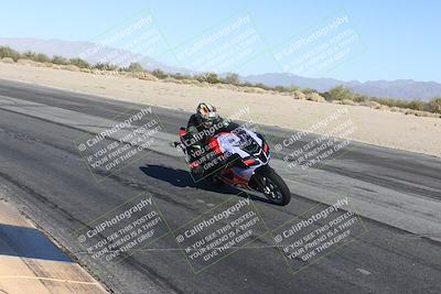 media/Dec-01-2025-Moto Forza (Mon) [[2daa91e15f]]/2-Intermediate Group/Session 4 (Turn 10 Inside)/